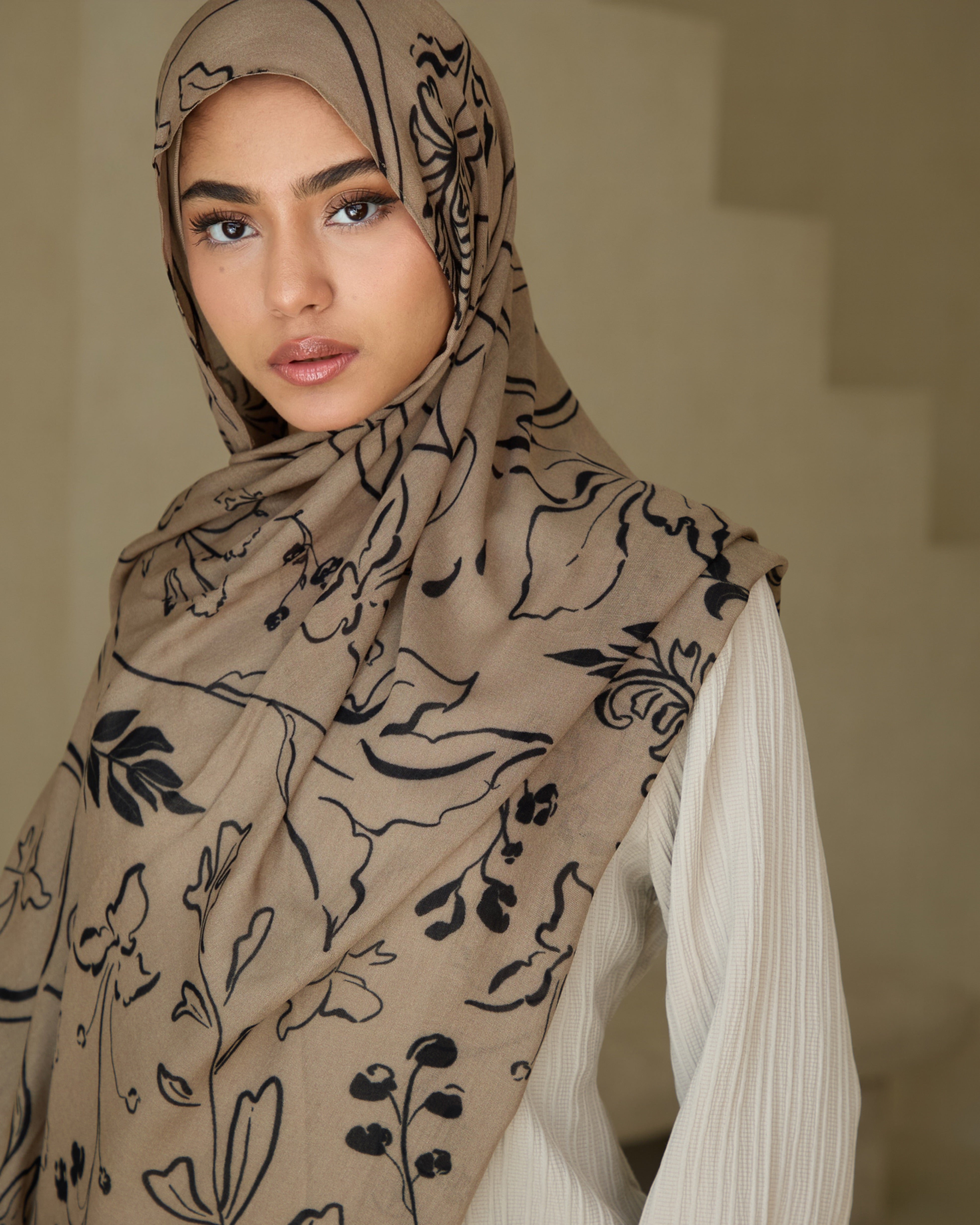 Printed Modal Hijab - Obsidian on Ivory