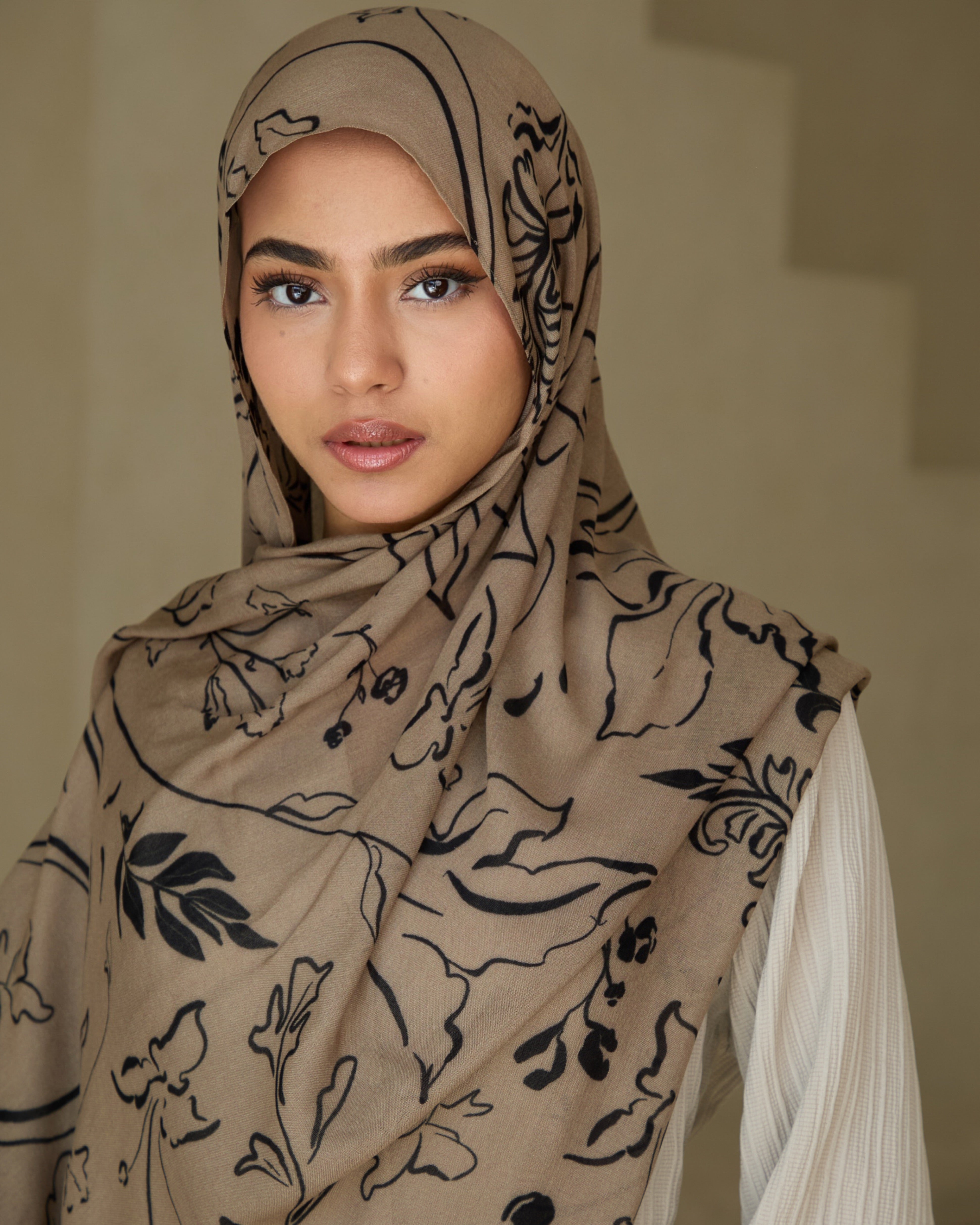 Printed Modal Hijab - Obsidian on Ivory
