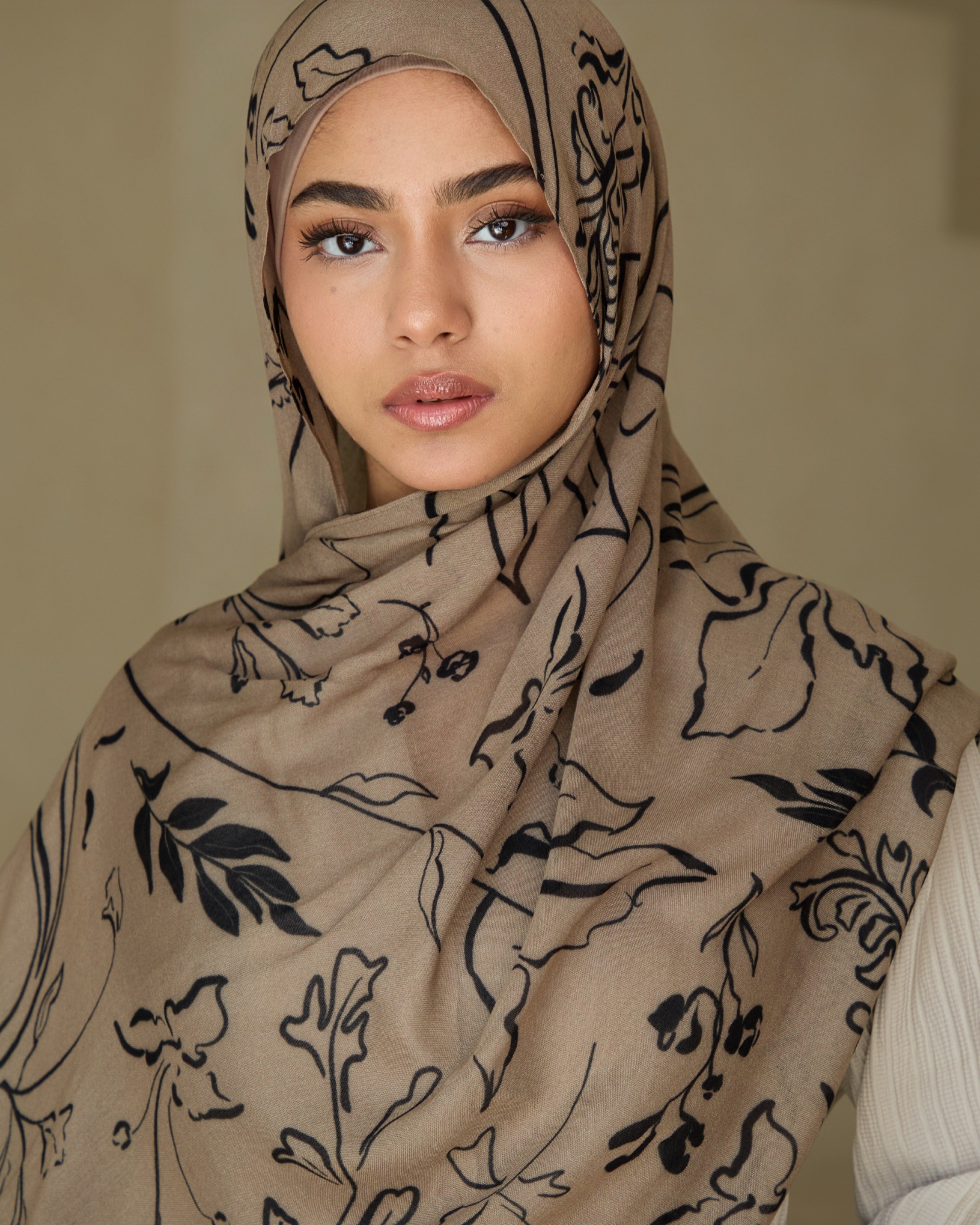 Printed Modal Hijab - Obsidian on Ivory